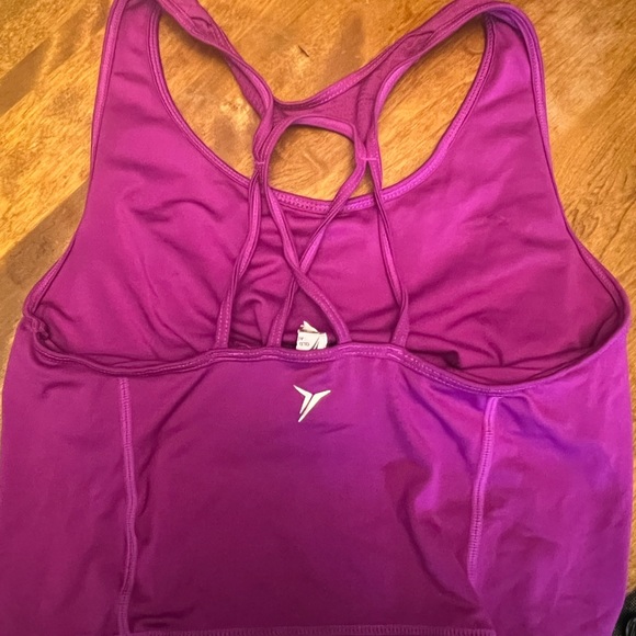 Old Navy Active Tank - Picture 3 of 3